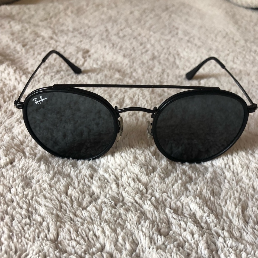 Like NEW! Rayban sunglasses with original case